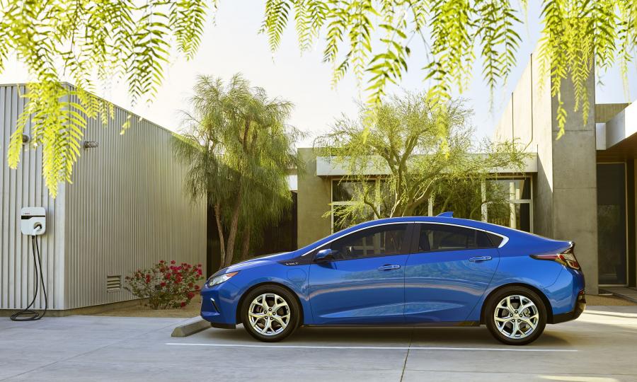  Chevrolet Volt 2015 года  (фото 18 из 23)